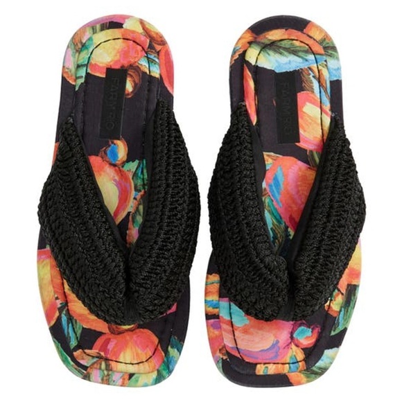 NWT FARM RIO Crochet Puffy Flip Flops! - Picture 1 of 14